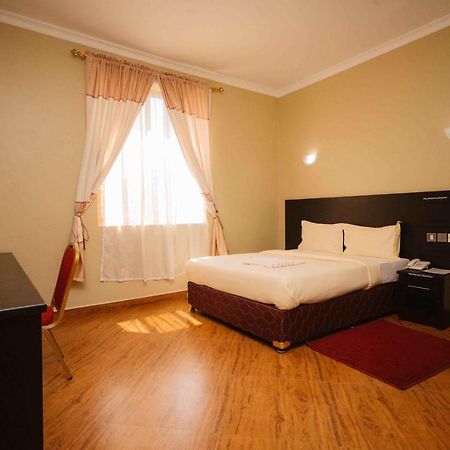 Panone Hotel Boma Boma la Ngombe ภายนอก รูปภาพ