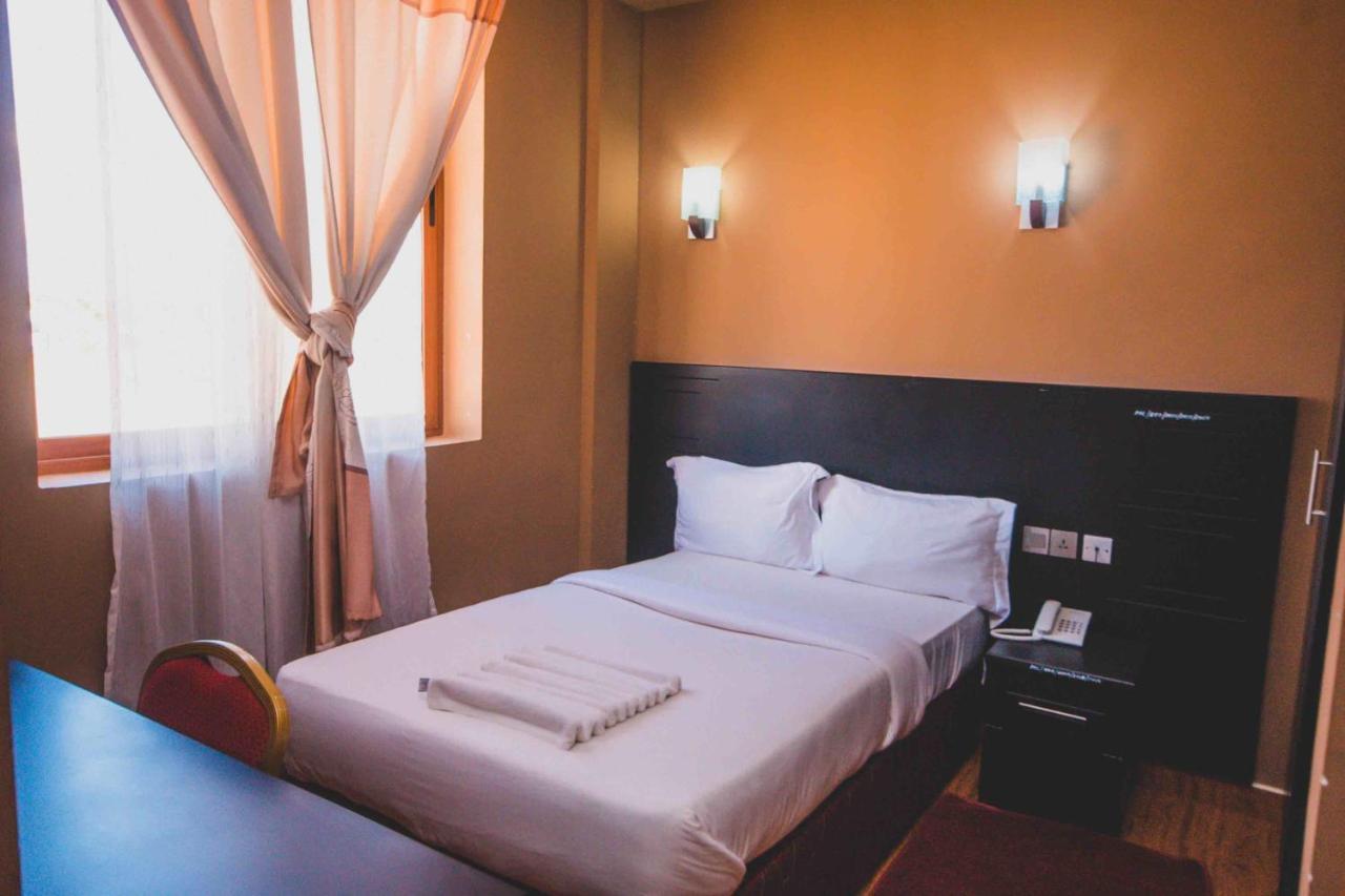 Panone Hotel Boma Boma la Ngombe ภายนอก รูปภาพ
