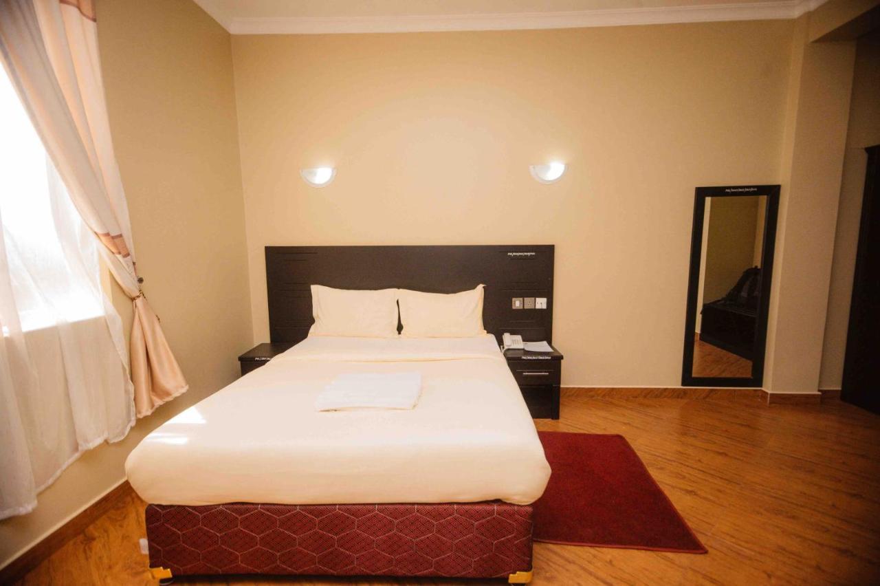 Panone Hotel Boma Boma la Ngombe ภายนอก รูปภาพ