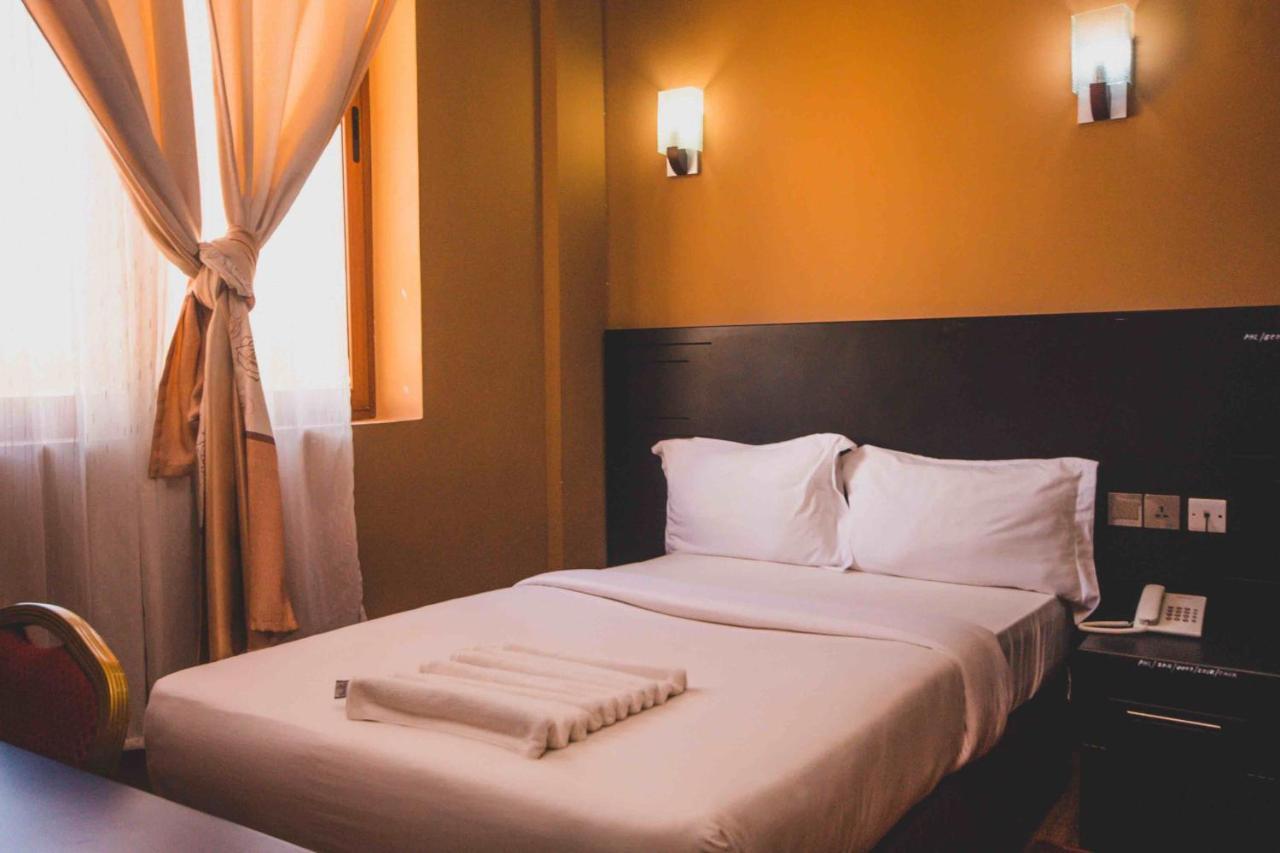 Panone Hotel Boma Boma la Ngombe ภายนอก รูปภาพ